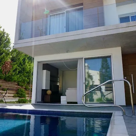 Βίλα Paphos4u Coral Bay, 3br, Beach 500m, Heated Pool Optional, Central Heating *