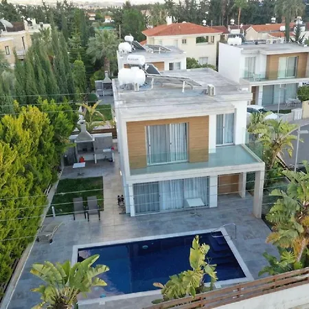 Paphos4u Coral Bay, 3br, Beach 500m, Heated Pool Optional, Central Heating Βίλα *