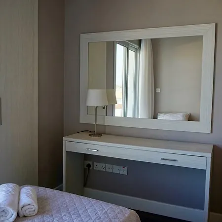 Paphos4u Coral Bay, 3br, Beach 500m, Heated Pool Optional, Central Heating Βίλα