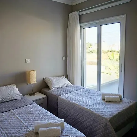 Paphos4u Coral Bay, 3br, Beach 500m, Heated Pool Optional, Central Heating *