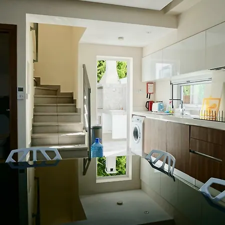 Paphos4u Coral Bay, 3br, Beach 500m, Heated Pool Optional, Central Heating *