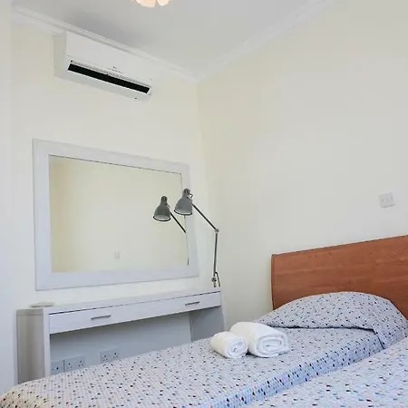 Paphos4u Coral Bay, 3br, Beach 500m, Heated Pool Optional, Central Heating Βίλα *