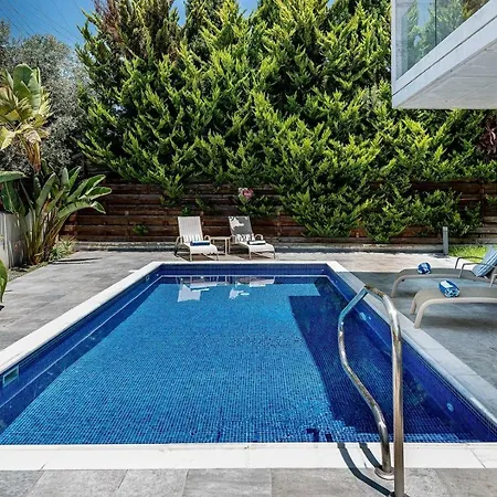 Paphos4u Coral Bay, 3br, Beach 500m, Heated Pool Optional, Central Heating Πέγεια